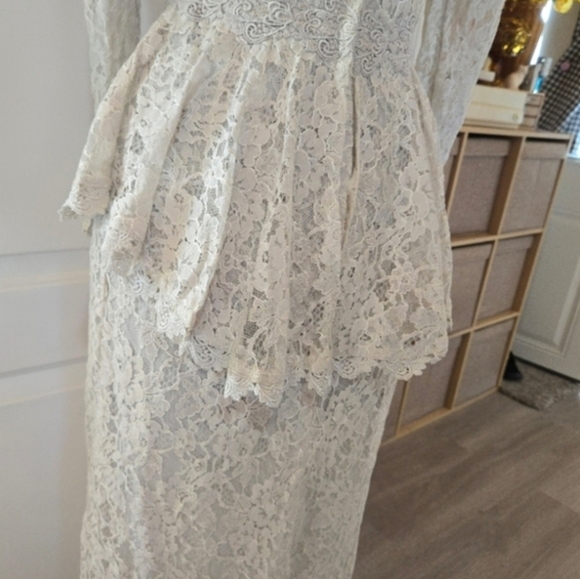 Vintage Silver White Cachet By Bari Protas Lace Wedding Peplum Dress, SIZE 7/8 - Picture 15 of 16